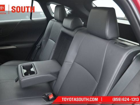 Used 2023 Toyota Venza XLE AWD/4WD image 25
