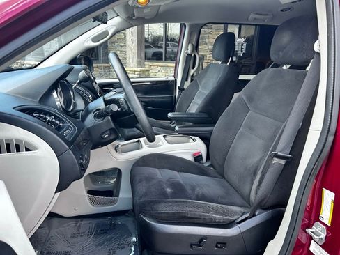 Used 2014 Dodge Grand Caravan SXT FWD image 12