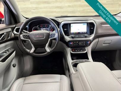 Used 2023 GMC Acadia SLT w/ Preferred Package