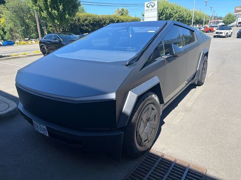 Used 2025 Tesla Cybertruck AWD Crew Cab image 1