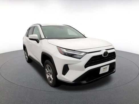 Used 2025 Toyota RAV4 XLE image 3