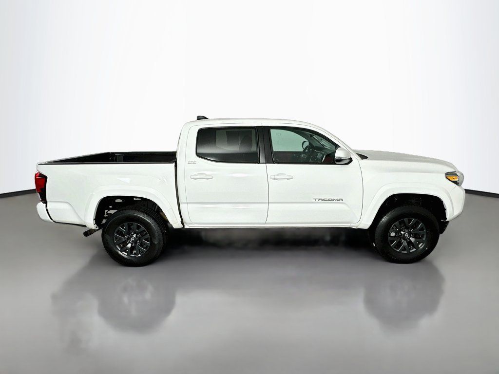 Used 2023 Toyota Tacoma SR5 w/ Technology Package AWD/4WD image 8