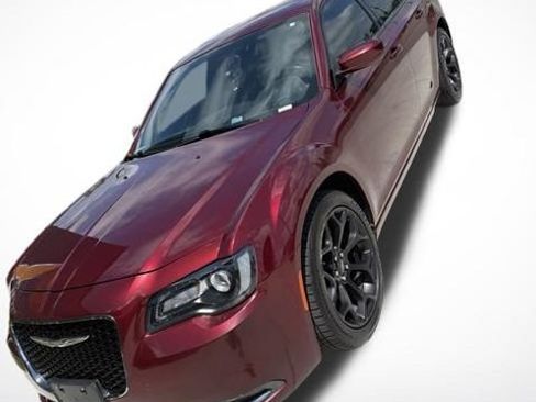 Used 2019 Chrysler 300 S RWD image 5