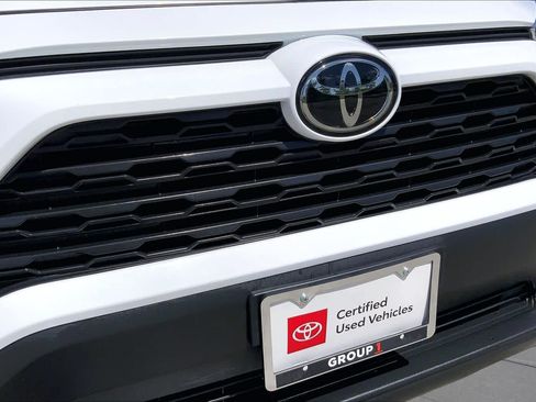 Used 2025 Toyota RAV4 XLE FWD image 29