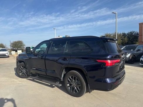 Used 2023 Toyota Sequoia Platinum image 4