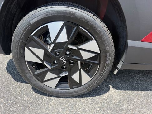 Used 2024 Hyundai Kona SEL FWD image 17