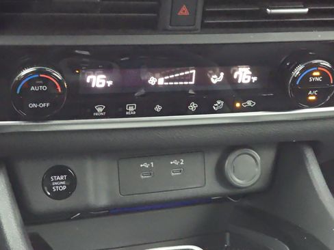 Certified 2025 Nissan Rogue SV image 23