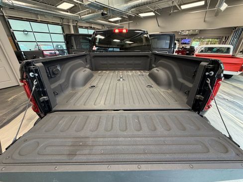 Used 2025 RAM 2500 Big Horn AWD/4WD image 47
