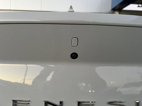 Used 2023 Genesis G70 2.0T w/ Sport Prestige Package image 10