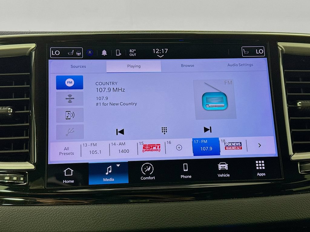 Used 2022 Chrysler Pacifica Touring-L FWD image 15