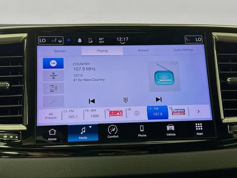 Used 2022 Chrysler Pacifica Touring-L FWD image 15
