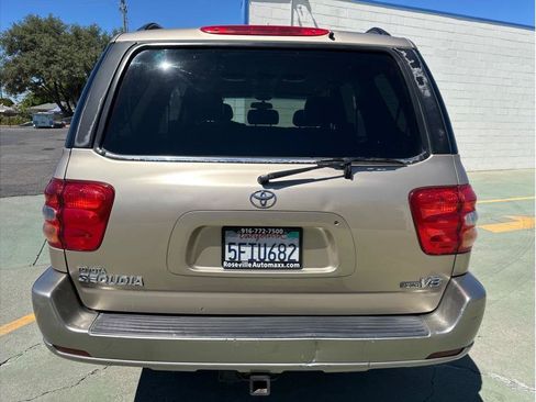Used 2004 Toyota Sequoia SR5 RWD image 8