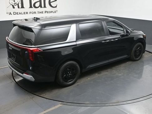 Used 2025 Kia Carnival FWD image 39
