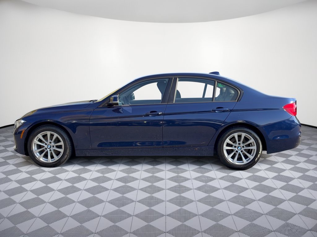 Used 2018 BMW 320i xDrive Sedan w/ Premium Package AWD/4WD image 2