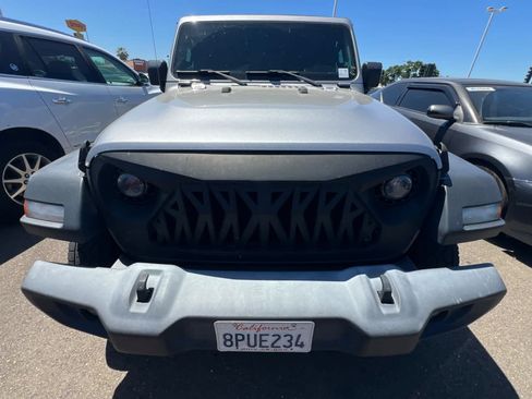 Used 2019 Jeep Wrangler Unlimited Sport S AWD/4WD image 2