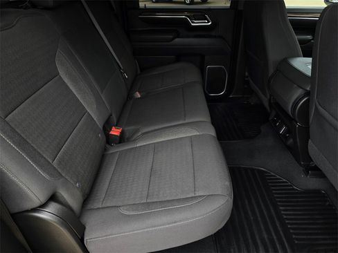 Used 2025 Chevrolet Silverado 2500 LT w/ Convenience Package image 31