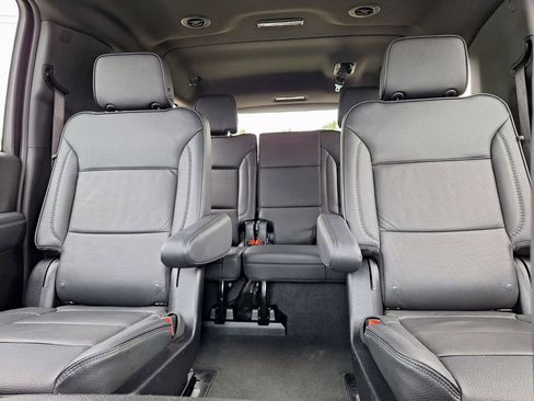 Used 2025 GMC Yukon XL Denali image 24