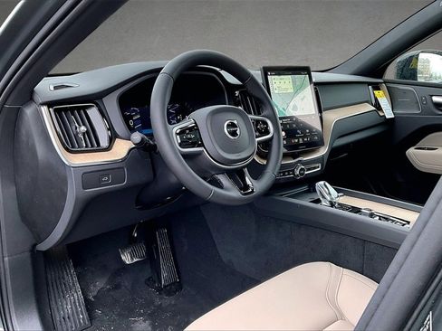 New 2026 Volvo XC60 B5 Plus w/ Protection Package Premier image 7