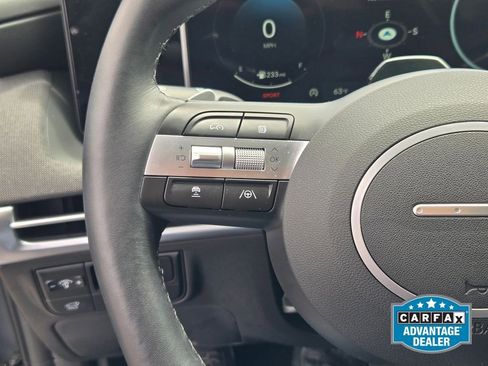 Certified 2025 Hyundai Tucson Limited AWD/4WD image 32