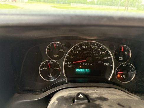 Used 2013 Chevrolet Express 3500 RWD image 11