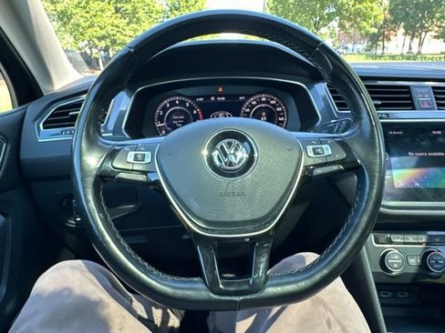 Used 2018 Volkswagen Tiguan SEL Premium AWD/4WD image 41