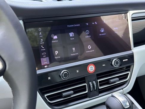 Certified 2025 Porsche Macan S image 24