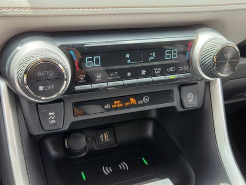 Used 2024 Toyota RAV4 XLE w/ Convenience Package image 29