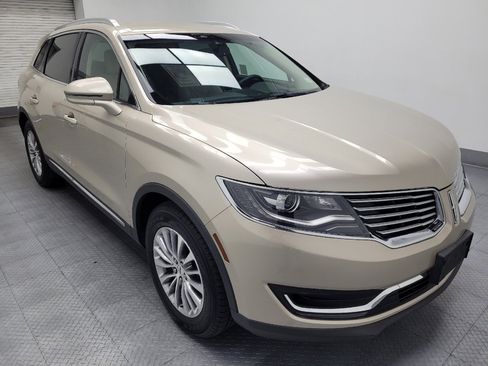 Used 2017 Lincoln MKX Select w/ Cargo Utility Package FWD image 11