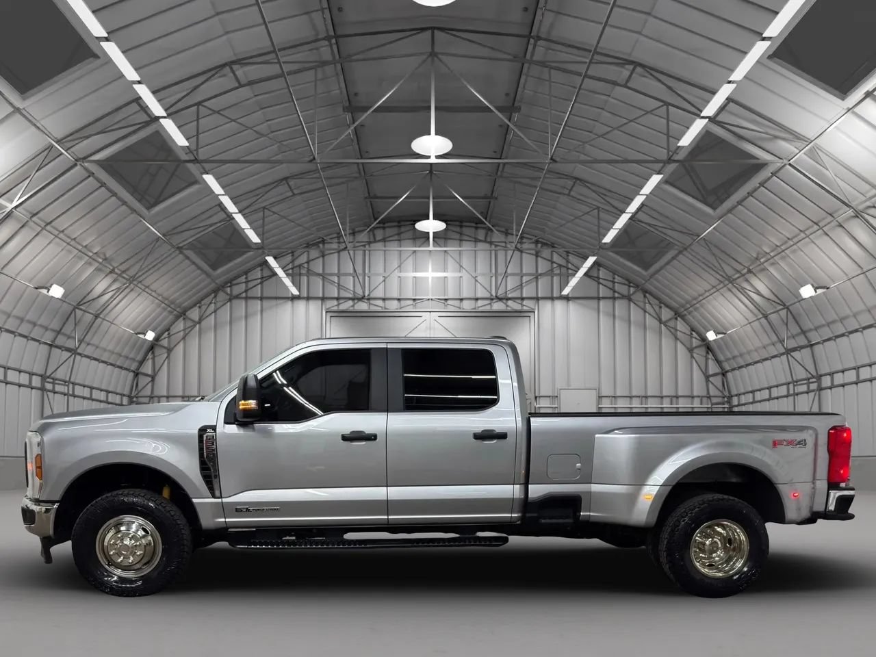 Used 2024 Ford F350 XL w/ FX4 Off-Road Package AWD/4WD image 2
