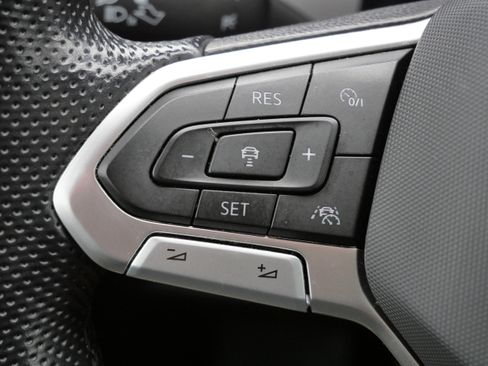 Used 2023 Volkswagen Atlas Cross Sport SEL Premium R-Line AWD/4WD image 33
