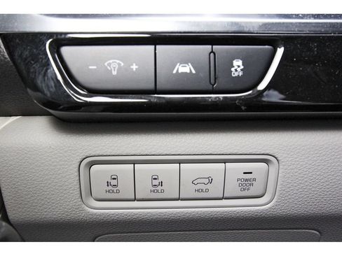 Used 2024 Kia Carnival SX Prestige FWD image 23