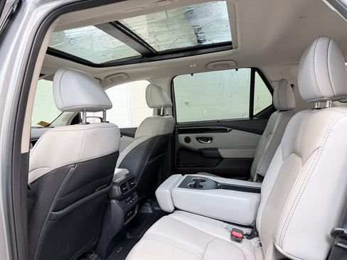 Used 2023 Honda Pilot Touring image 25