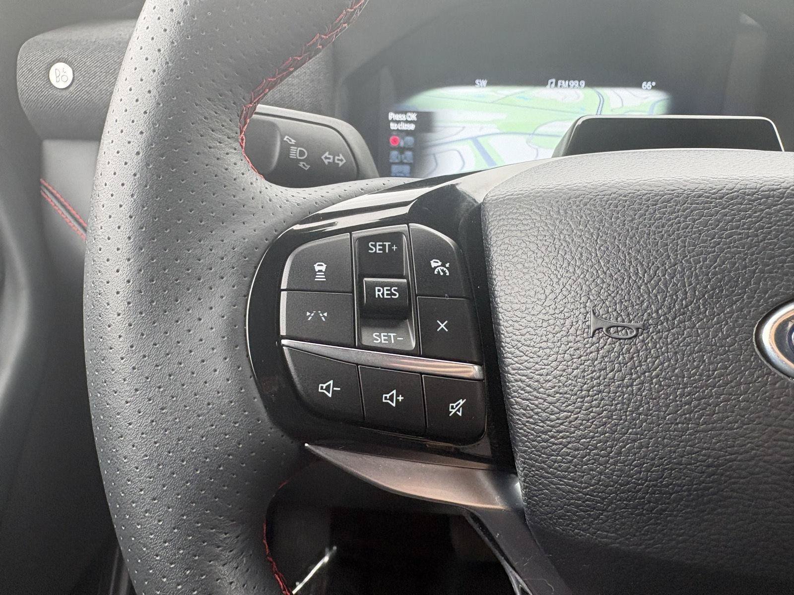 Used 2025 Ford Explorer ST-Line w/ Premium Package AWD/4WD image 19