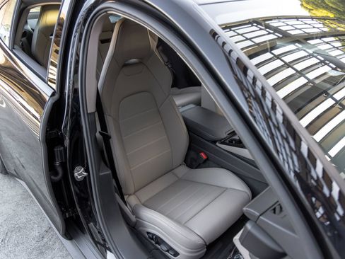 Certified 2025 Porsche Panamera image 58