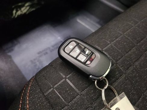 Used 2025 Honda HR-V Sport image 34