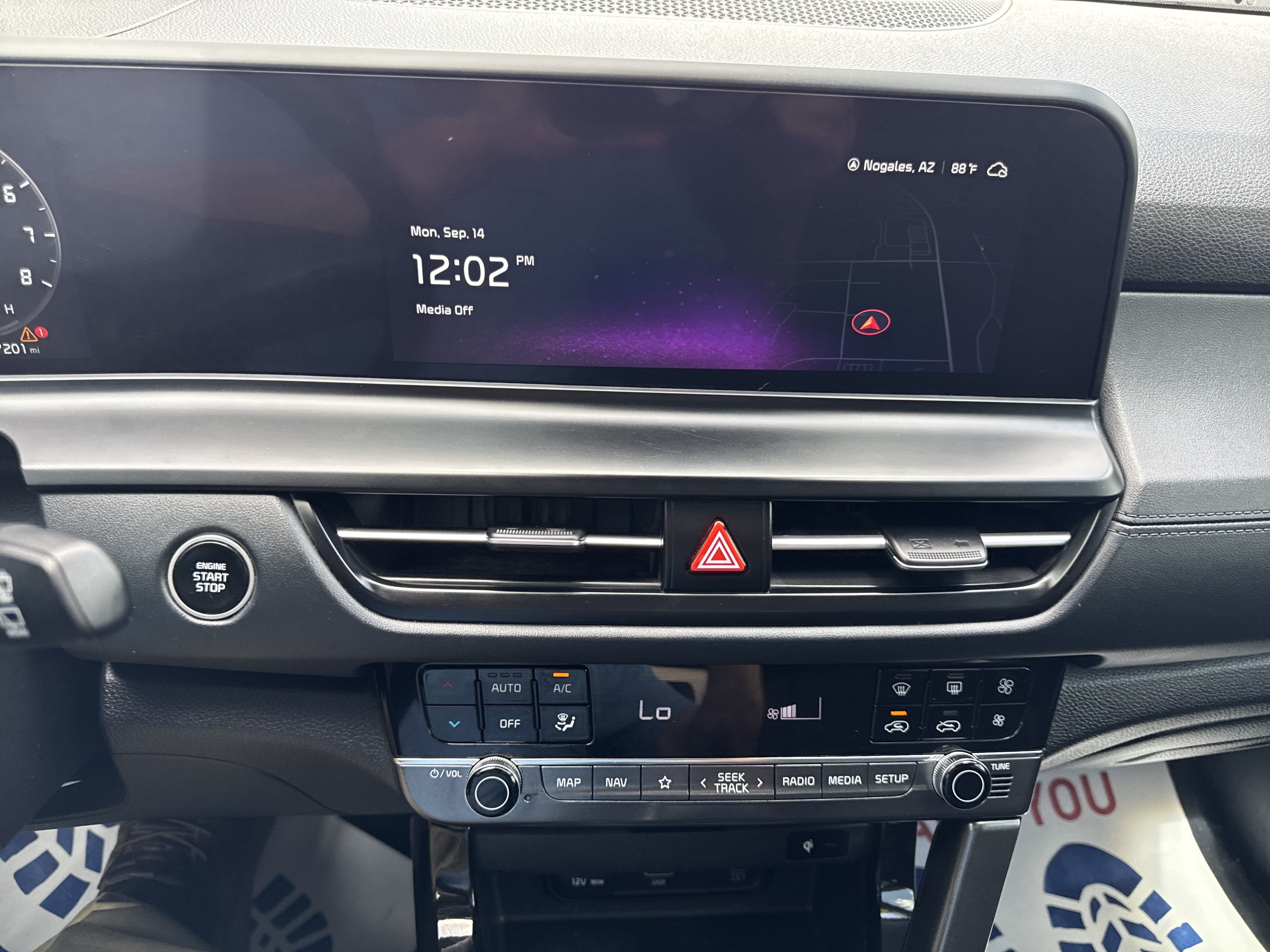 Used 2024 Kia Seltos EX FWD image 19