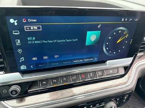 Used 2025 Chevrolet Silverado 1500 LTZ image 16