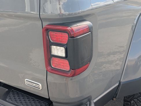 Used 2020 Jeep Gladiator Overland image 12