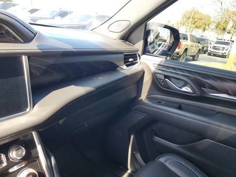 Used 2022 GMC Yukon Denali w/ Denali Premium Package image 25