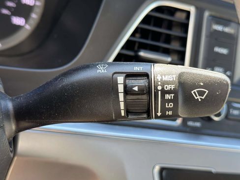 Used 2015 Hyundai Sonata SE FWD image 17