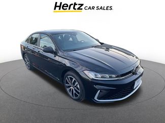 Used 2025 Volkswagen Jetta SE video 1