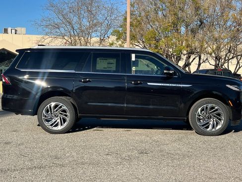 New 2026 Lincoln Navigator L Reserve AWD/4WD image 3