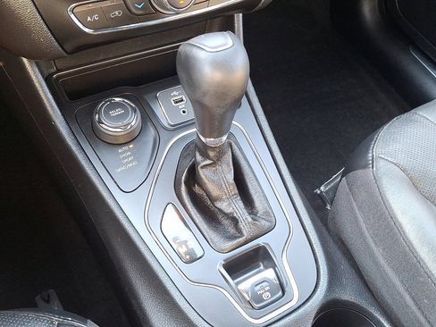 Used 2020 Jeep Cherokee High Altitude image 29