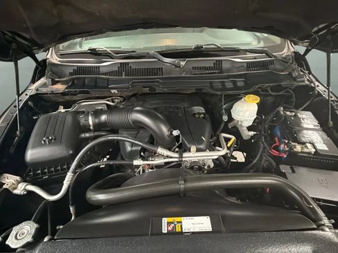 Used 2019 RAM 1500 Express RWD image 21