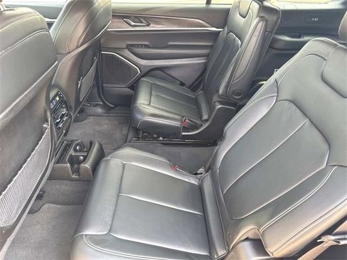 Used 2022 Jeep Grand Cherokee L Limited image 12