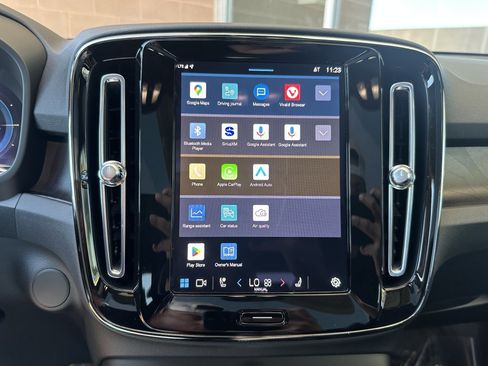 Used 2023 Volvo C40 P8 Recharge Ultimate image 22