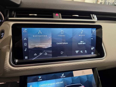 Certified 2023 Land Rover Range Rover Velar R-Dynamic S image 33