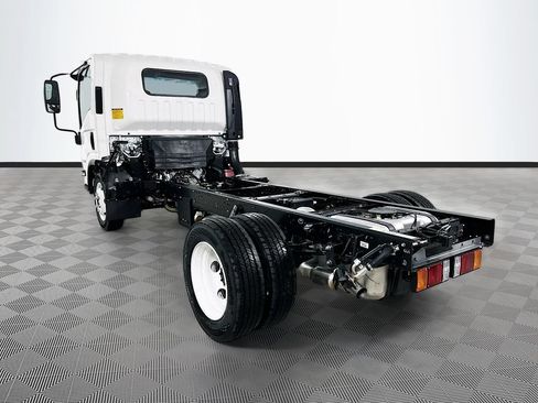 New 2026 Isuzu NPR RWD image 19