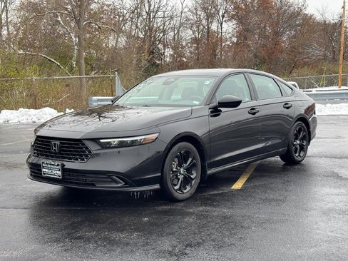 Certified 2025 Honda Accord SE image 8