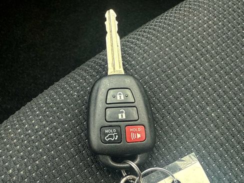 Used 2016 Toyota RAV4 XLE AWD/4WD image 47